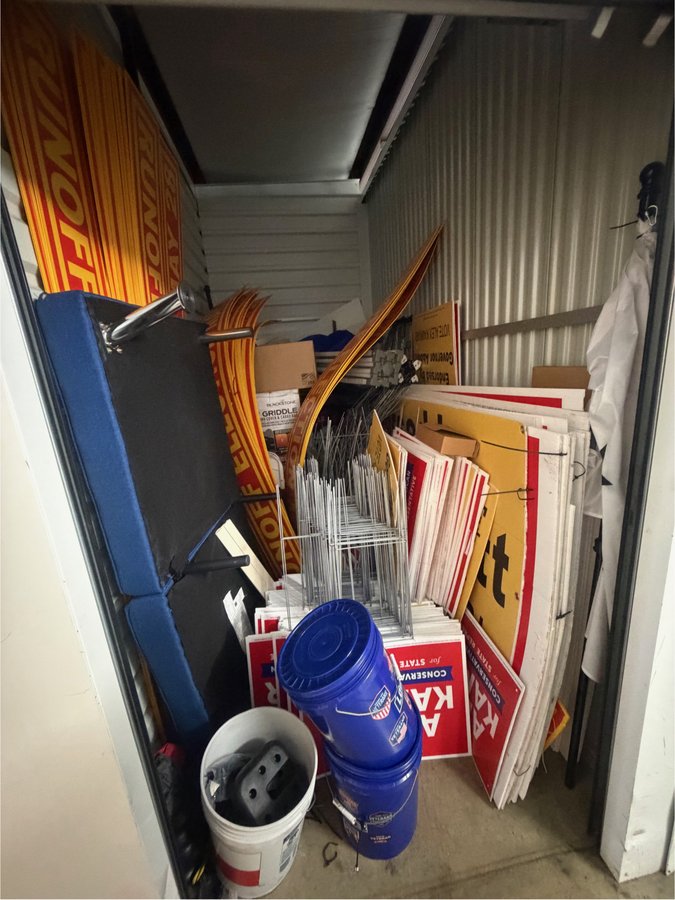 5 x 10 storage unit in Pearland, TX