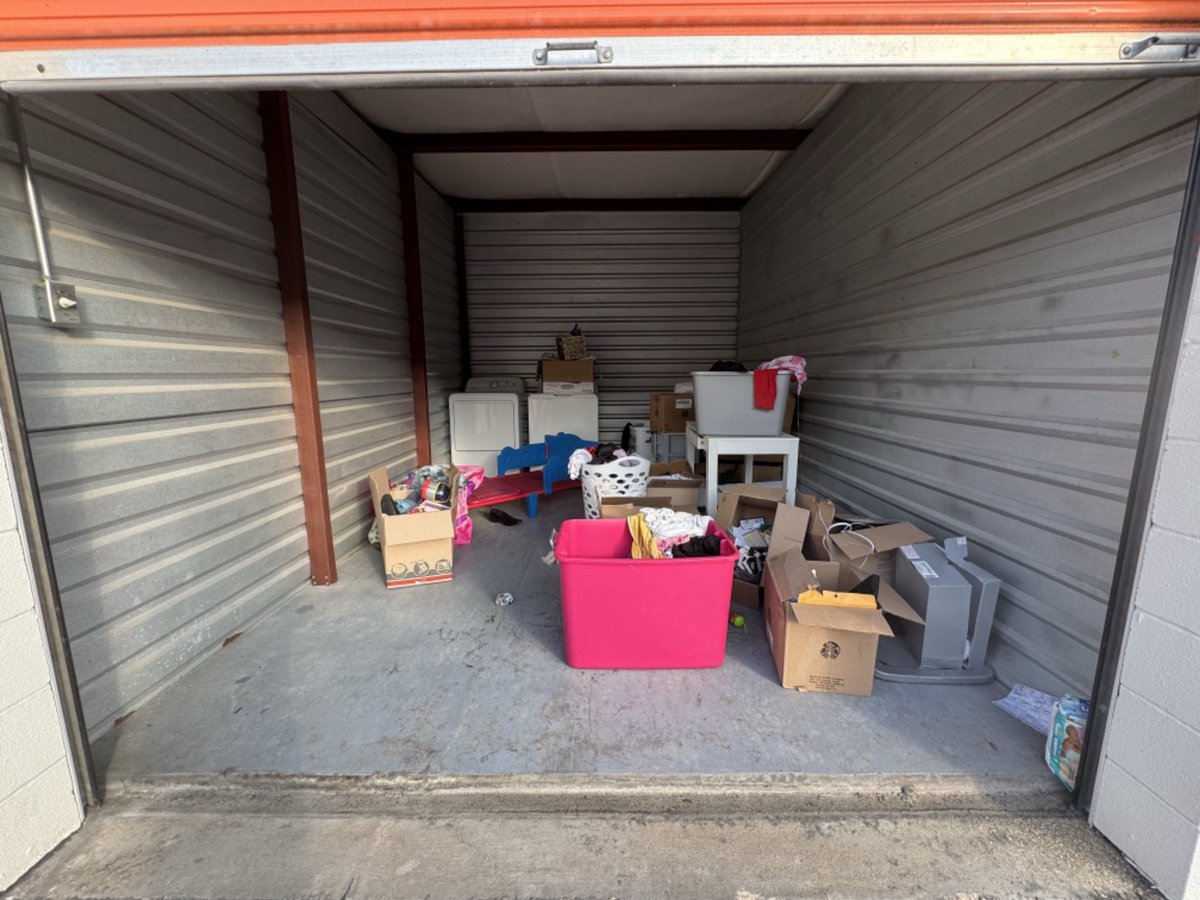 10 x 15 storage unit in Jersey Village, TX