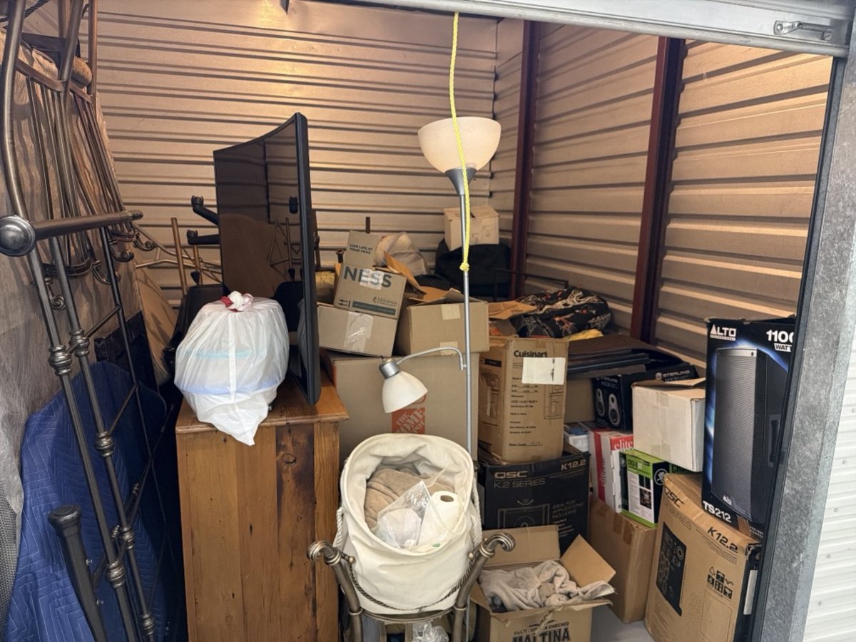 10 x 12 storage unit in Jersey Village, TX