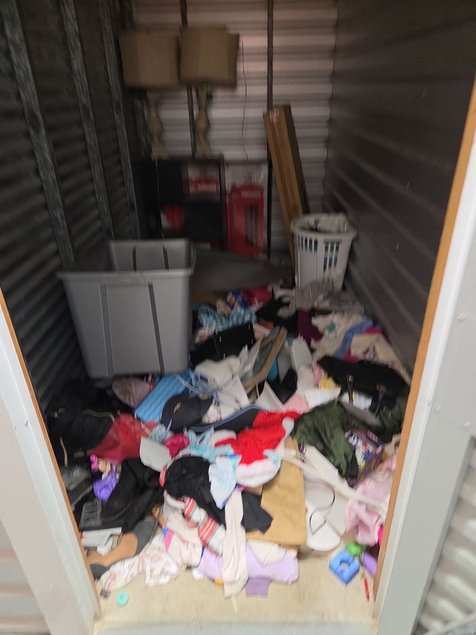 5 x 10 storage unit in Houston, TX