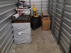 5 x 10 storage unit in Houston, TX