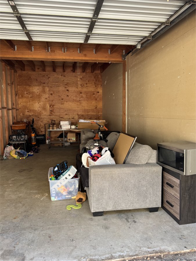 12 x 25 storage unit in Clearlake, CA