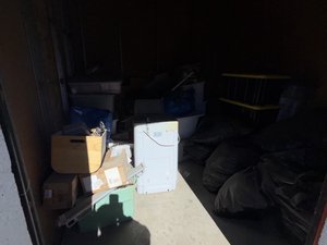 10 x 10 storage unit in Sun Valley, CA