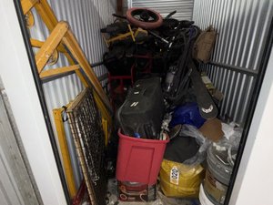 5 x 7 storage unit in Sun Valley, CA