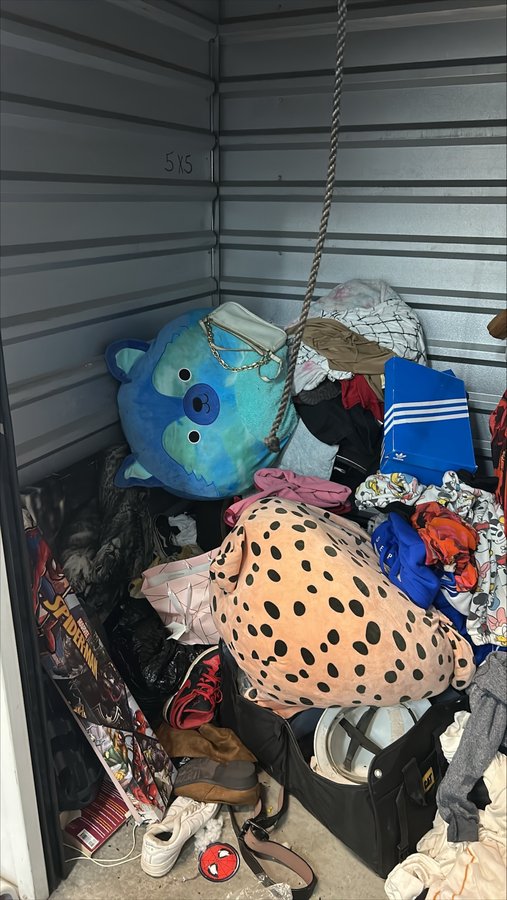 5 x 5 storage unit in Long Beach, CA
