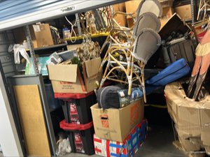 10 x 10 storage unit in Long Beach, CA