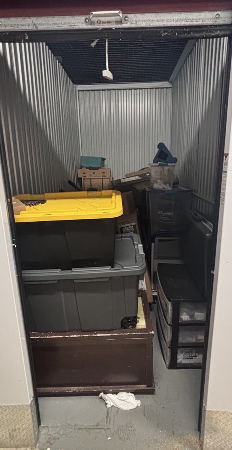 5 x 10 storage unit in Vineland, NJ