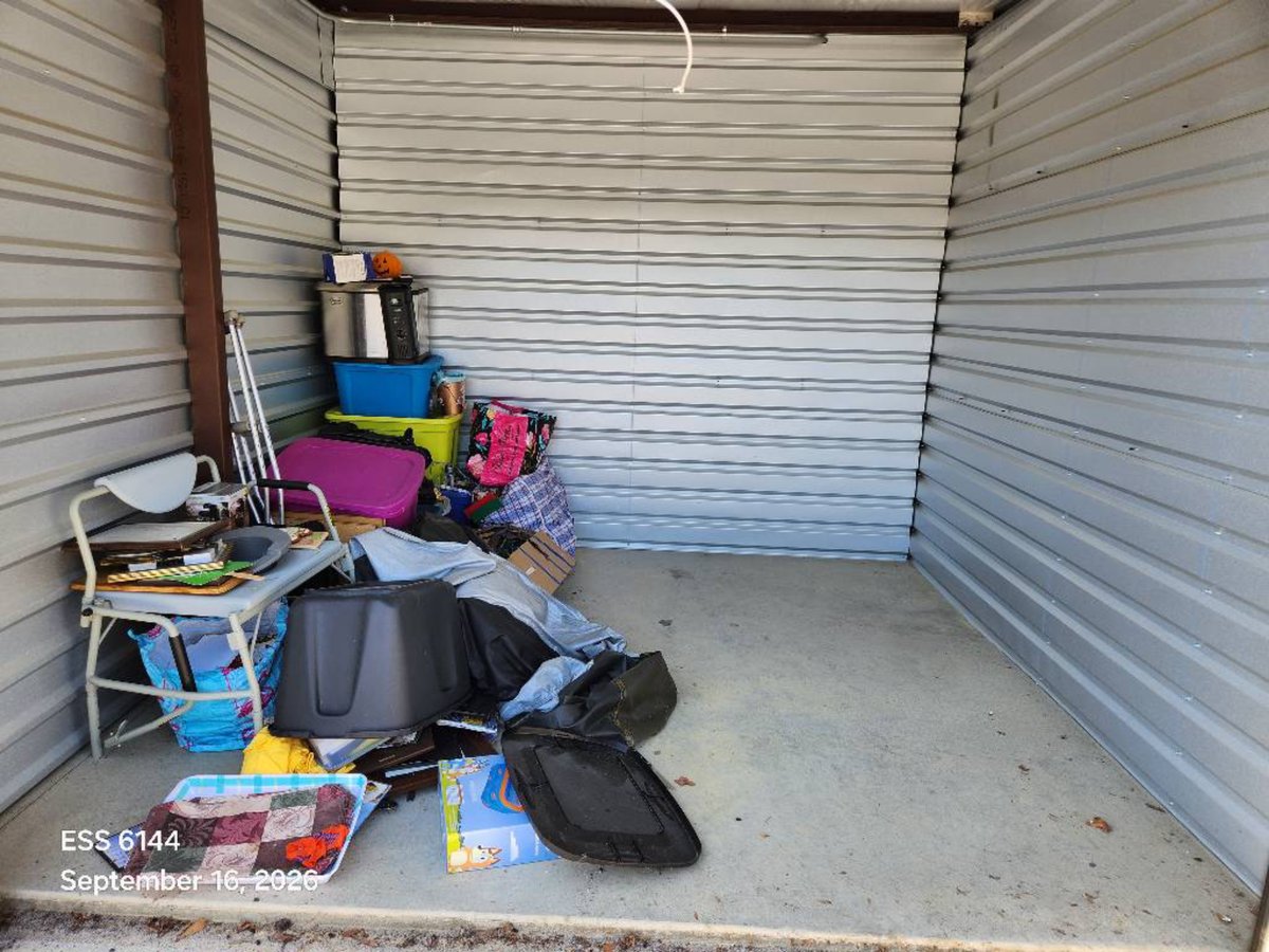 10 x 10 storage unit in Florence, SC