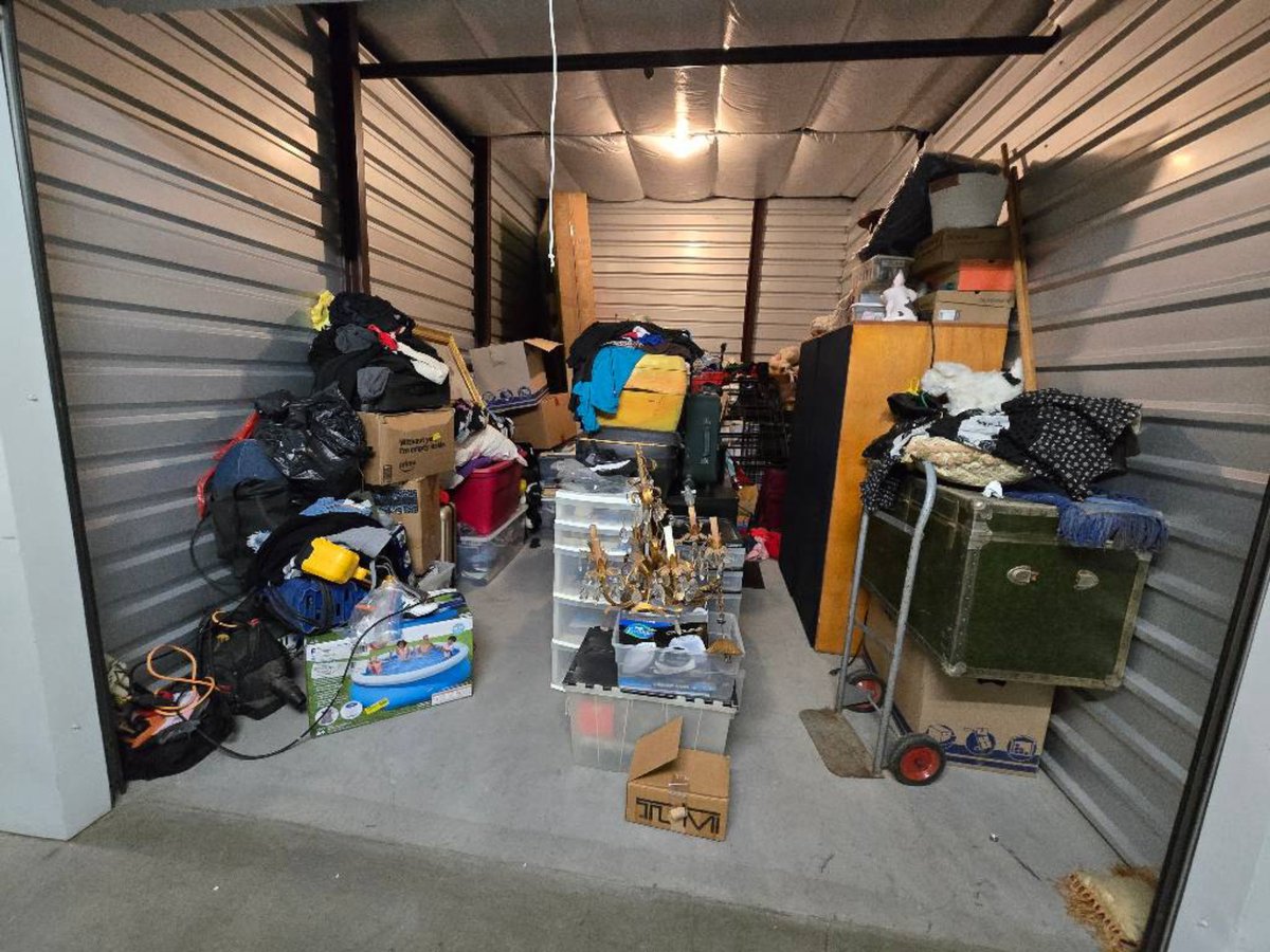 10 x 15 storage unit in Glendale, AZ