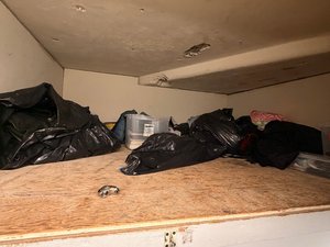 10 x 10 unit in Oakland