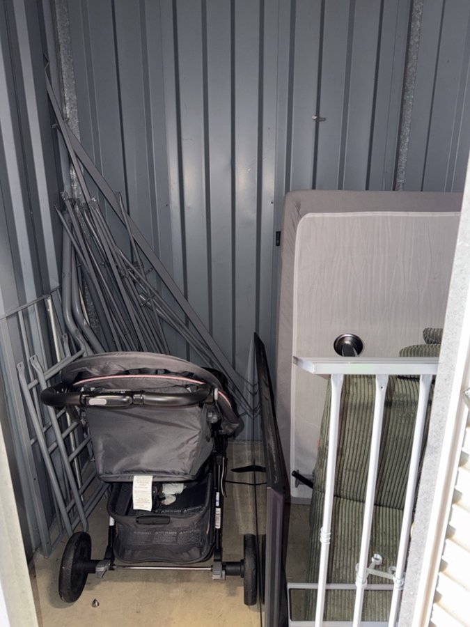 5 x 10 storage unit in Sterling, VA