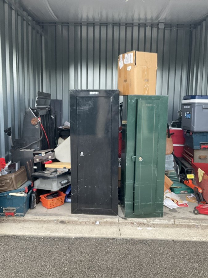 10 x 10 storage unit in Louisville, KY