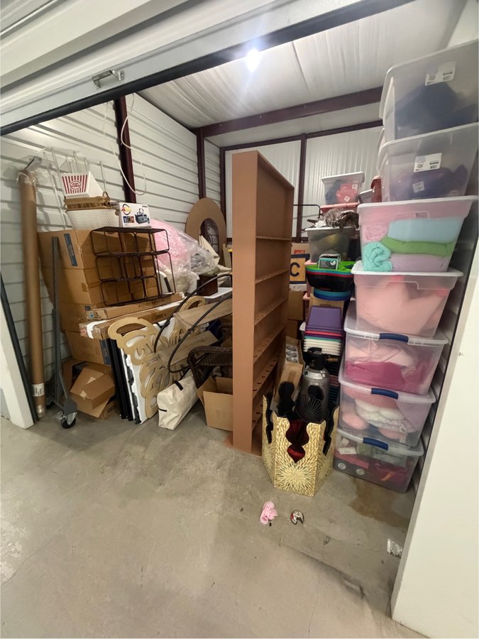 10 x 12 storage unit in Pearland, TX