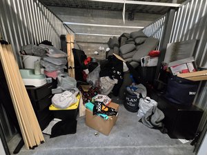 10 x 15 storage unit in Jacksonville, FL