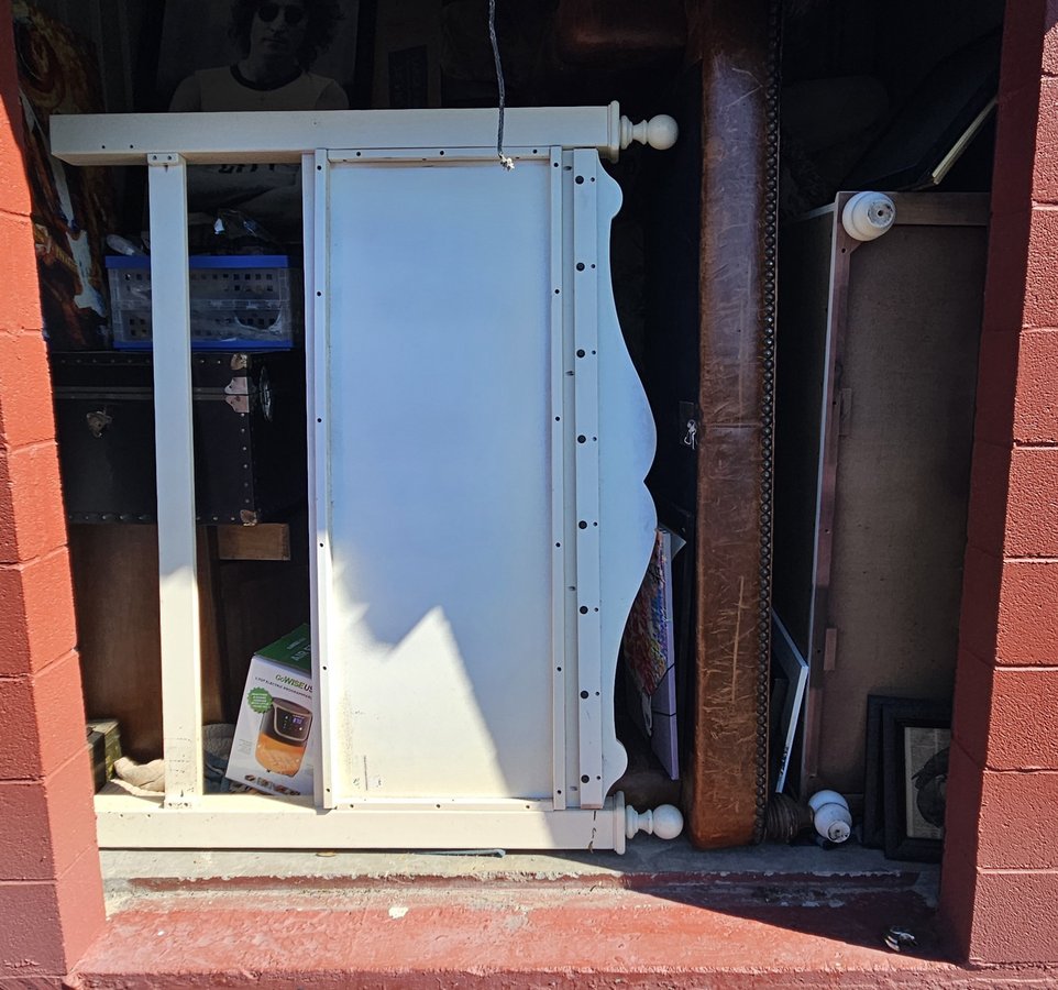 8 x 5 storage unit in Southport, NC
