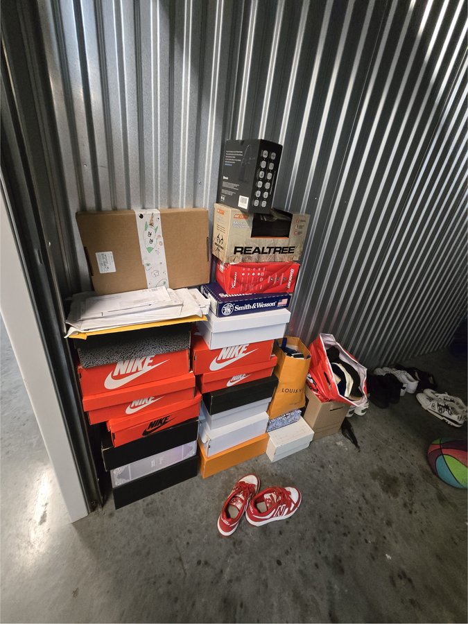 10 x 15 storage unit in Jacksonville, FL