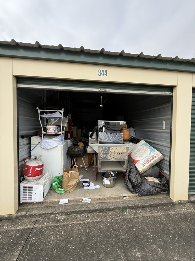 10 x 30 storage unit in Waterloo, IA