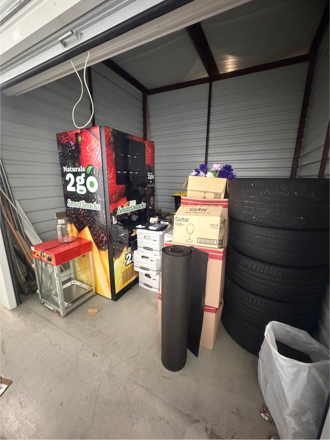 10 x 10 storage unit in Pearland, TX