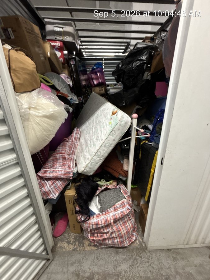 6 x 10 storage unit in Elizabeth, NJ