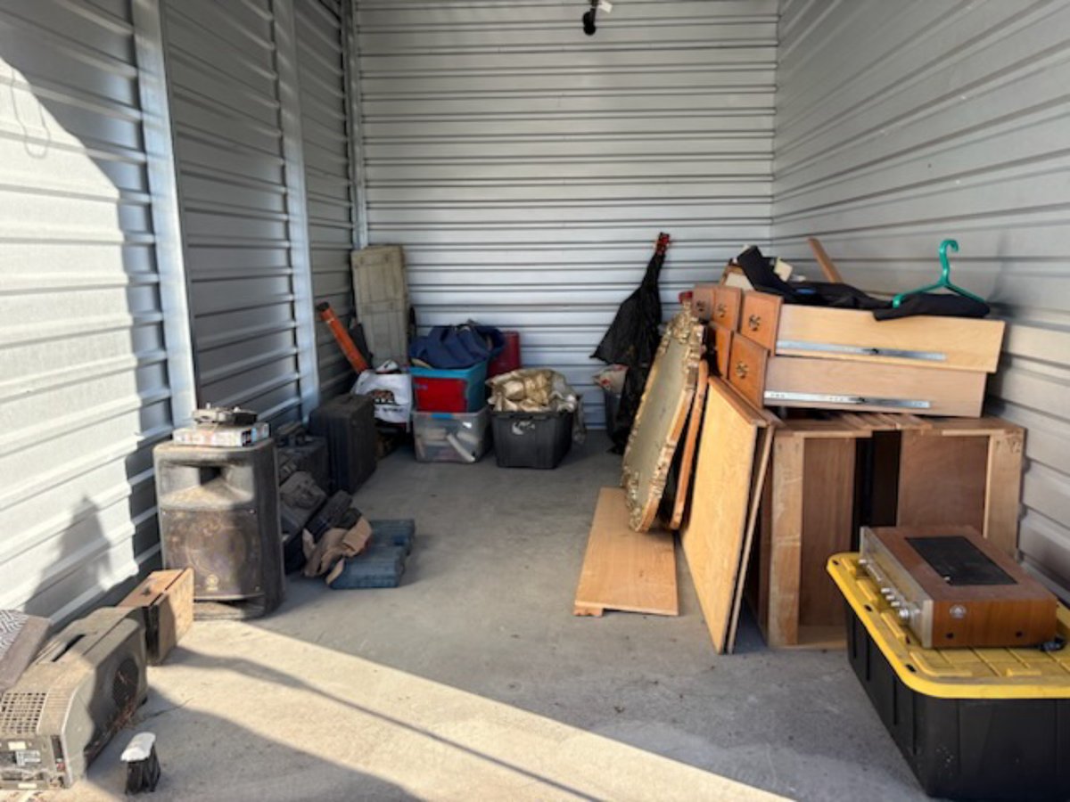10 x 15 storage unit in Spring Valley, CA