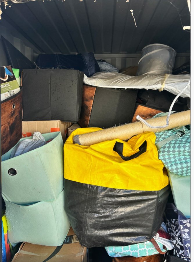 7 x 8 storage unit in Long Beach, CA
