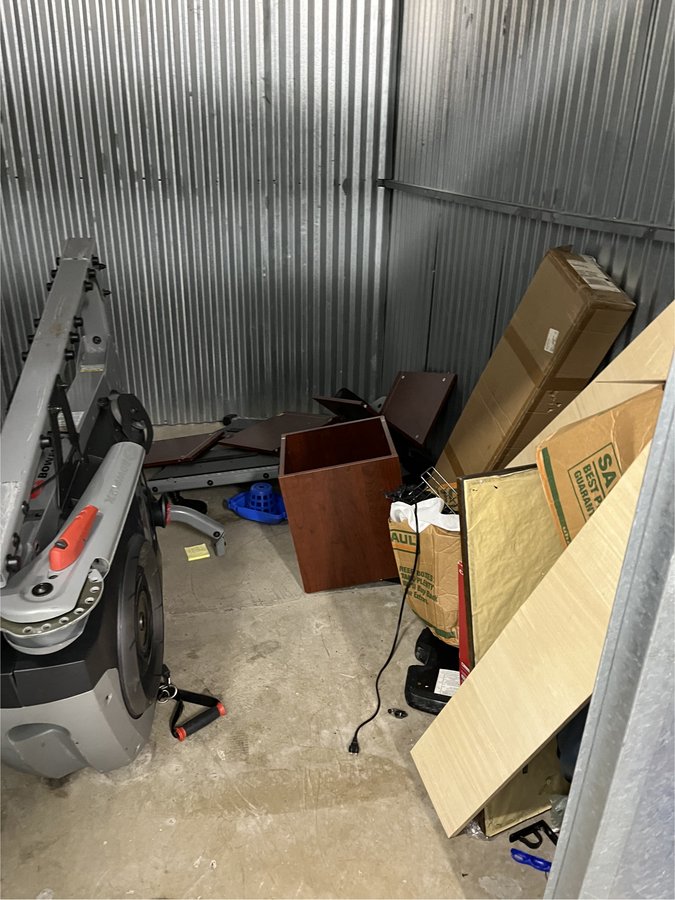 10 x 10 storage unit in Lanham, MD