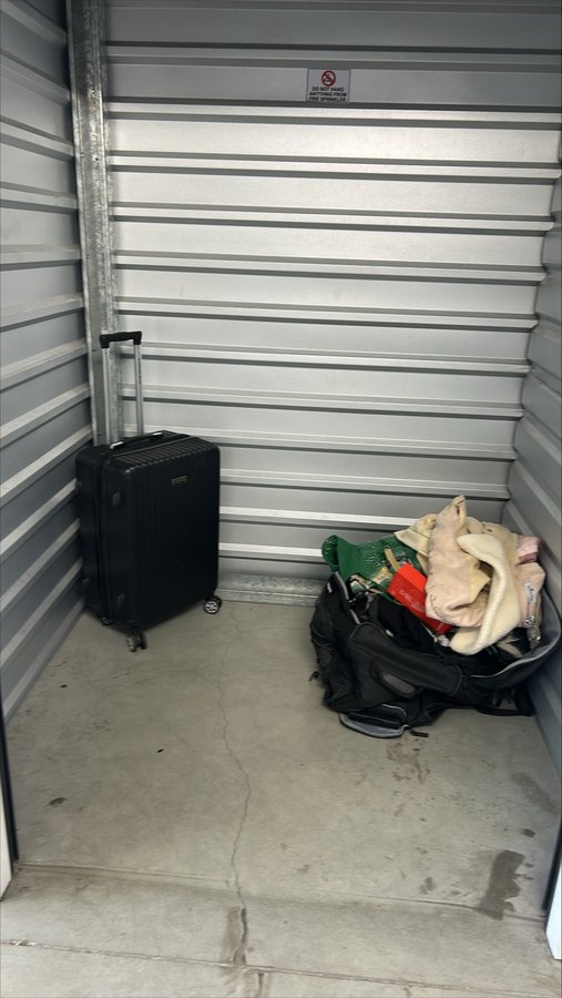 5 x 5 storage unit in Long Beach, CA