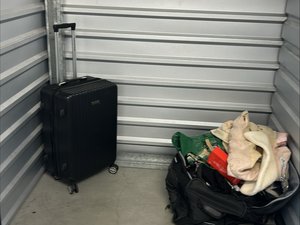 5 x 5 storage unit in Long Beach, CA