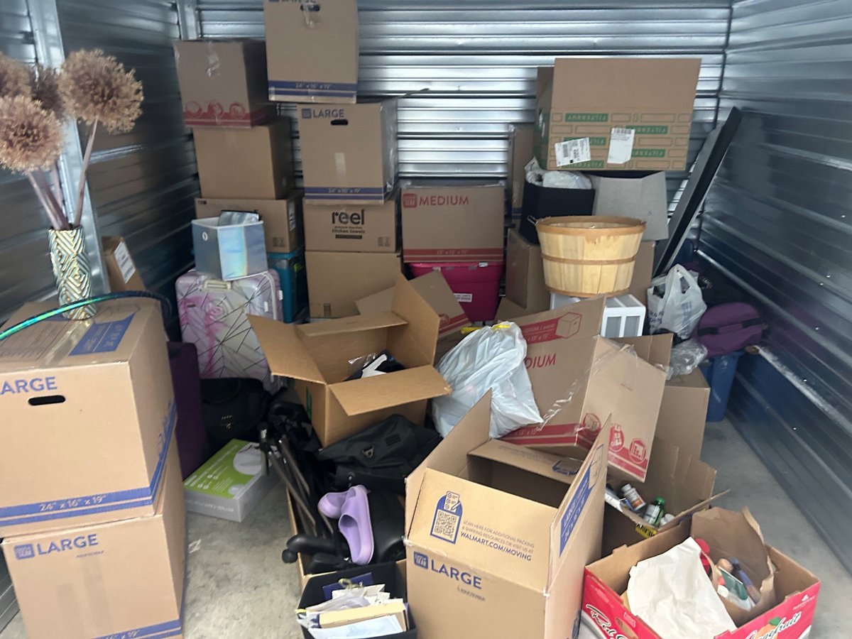 10 x 10 storage unit in Nine Mile Falls, WA