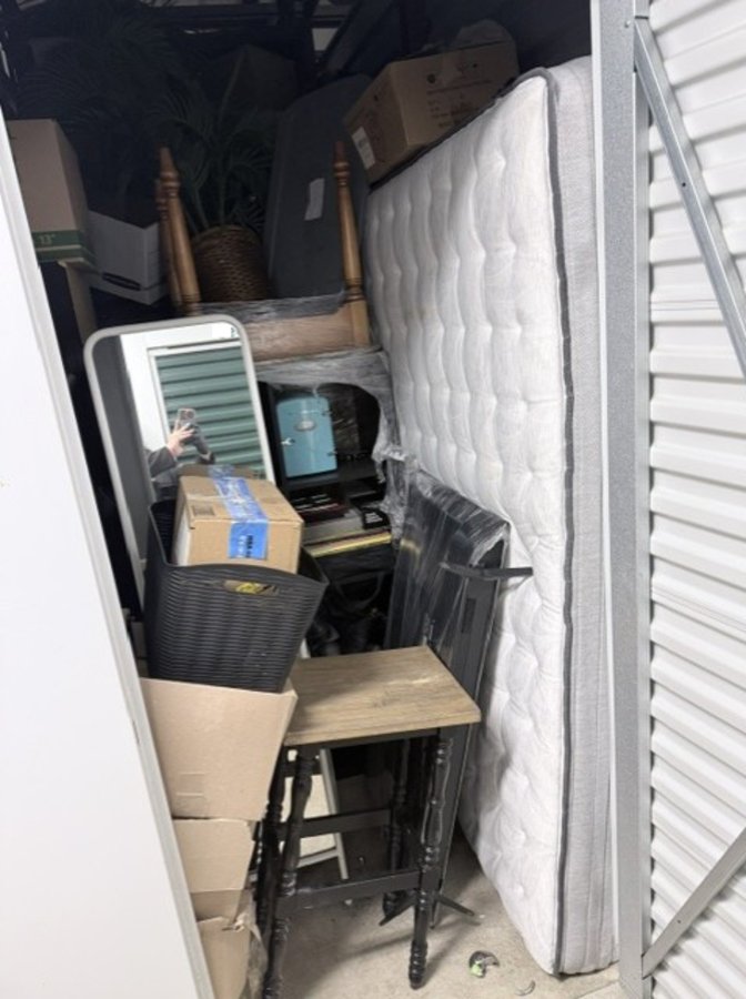 5 x 10 storage unit in North Aurora, IL