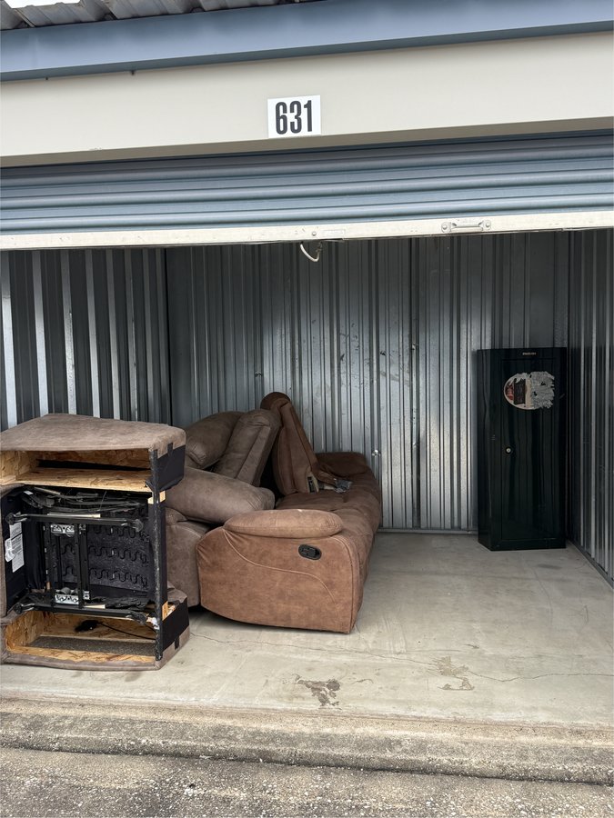 10 x 10 storage unit in Waterloo, IA
