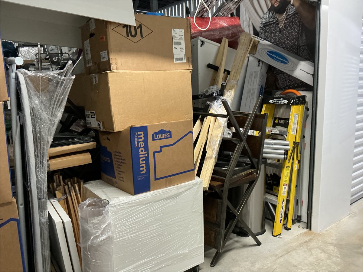 10 x 20 storage unit in Alpharetta, GA