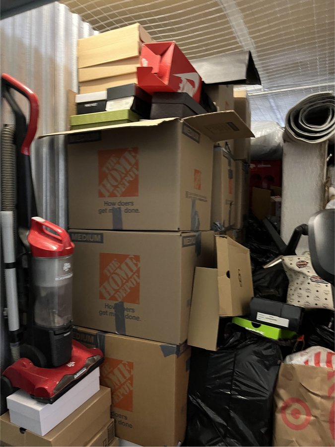 5 x 10 storage unit in Lanham, MD