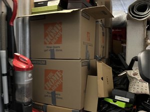 5 x 10 storage unit in Lanham, MD