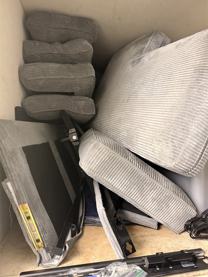 5 x 10 storage unit in Oakland, CA