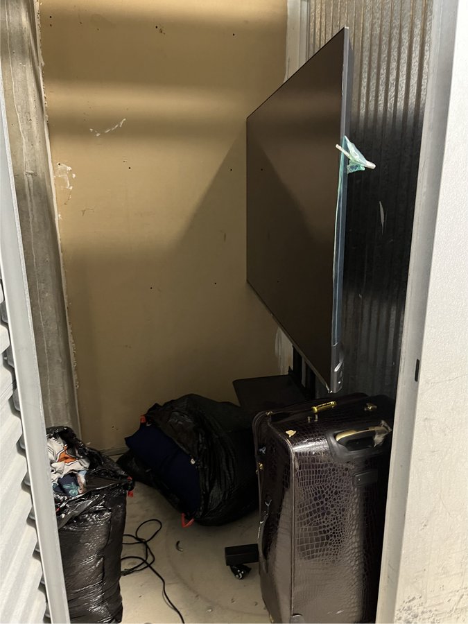 5 x 5 storage unit in Lanham, MD
