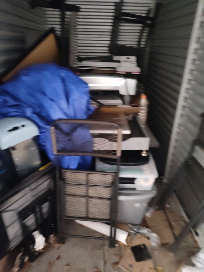 5 x 10 storage unit in Tampa, FL