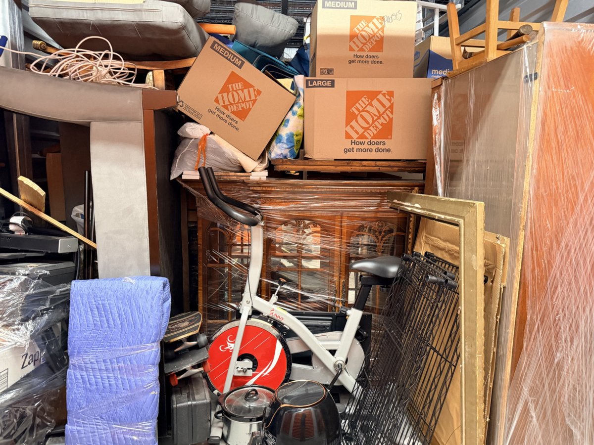 10 x 15 storage unit in Houston, TX