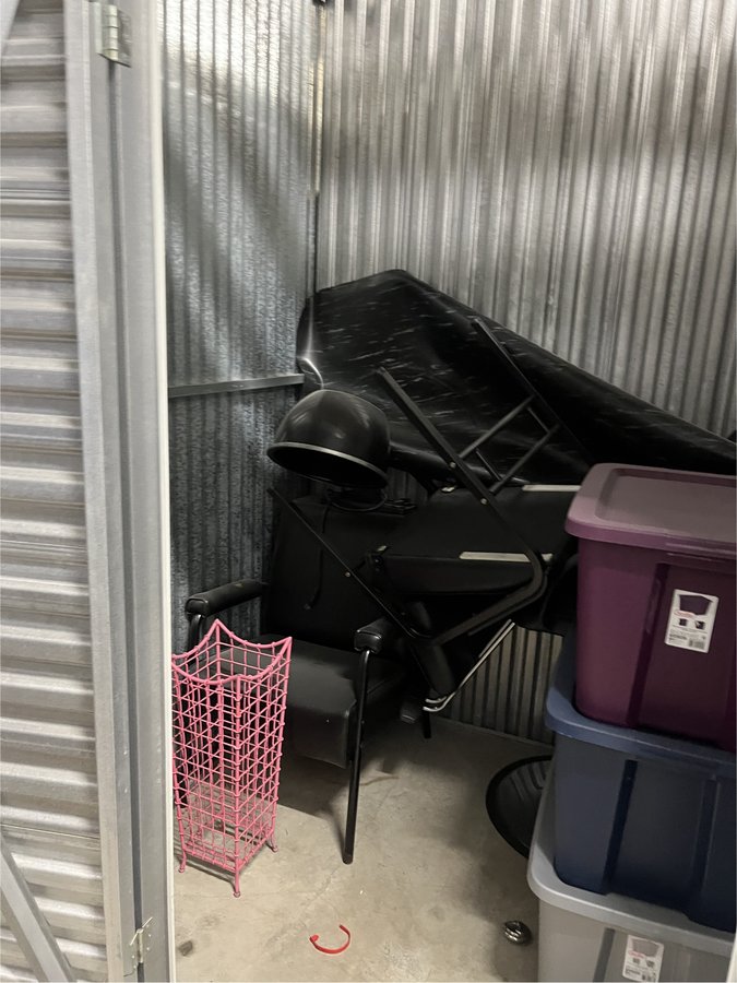 5 x 5 storage unit in Lanham, MD