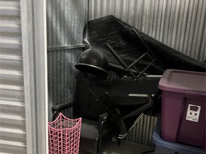 5 x 5 storage unit in Lanham, MD