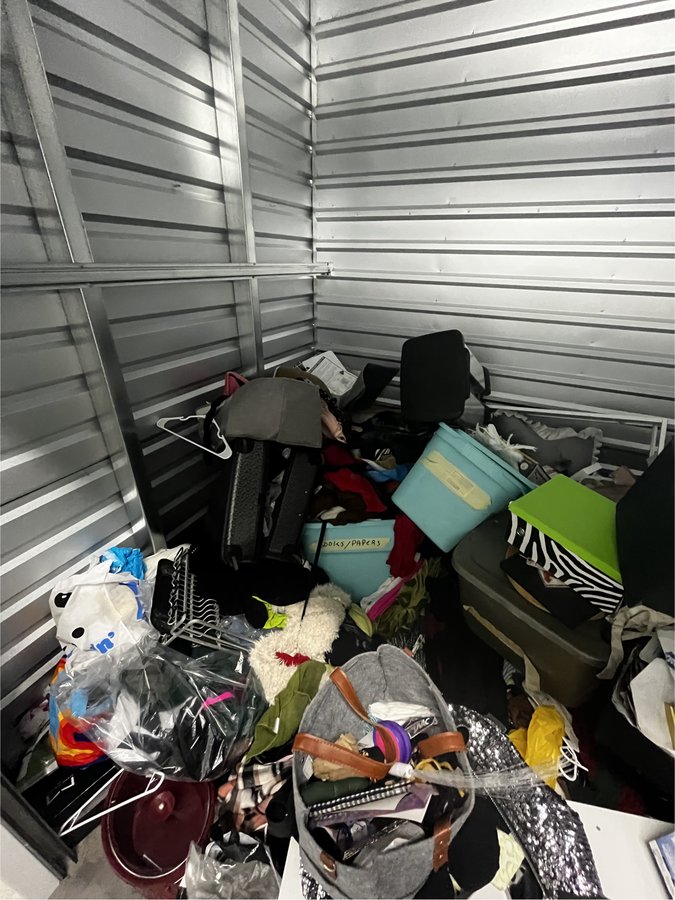 8 x 10 storage unit in Signal Hill, CA