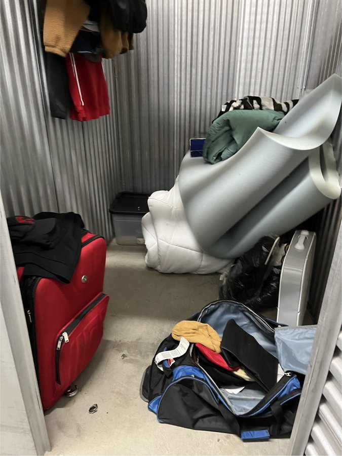 5 x 8 storage unit in Lanham, MD