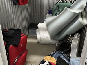 5 x 8 storage unit in Lanham, MD