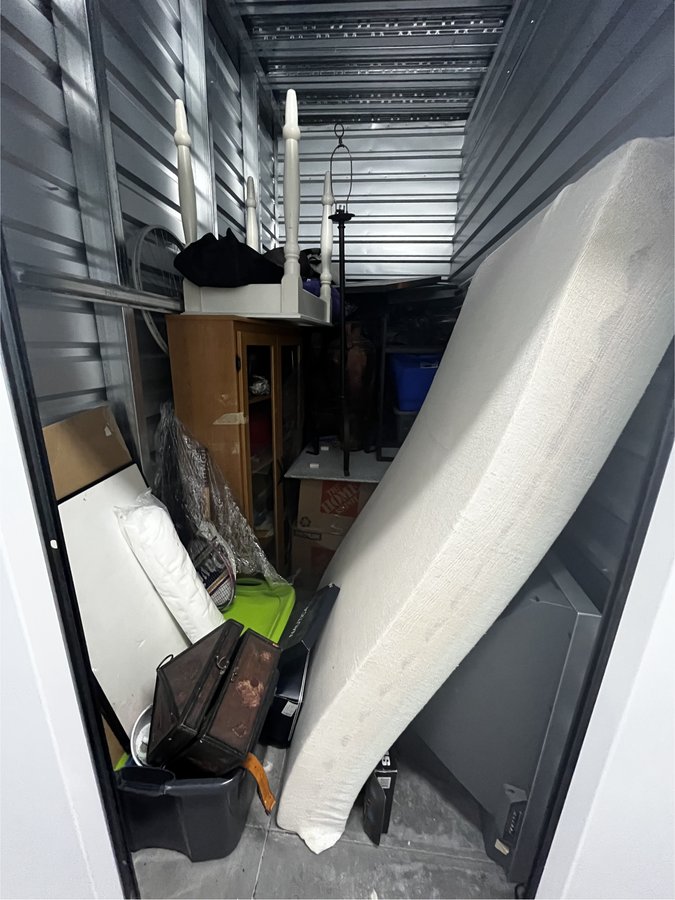 5 x 10 storage unit in Signal Hill, CA