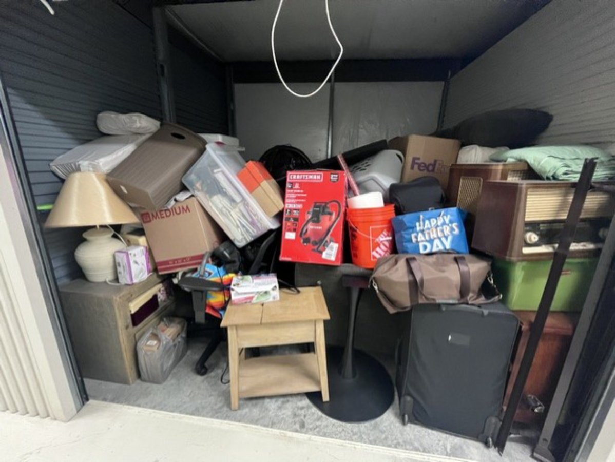 10 x 10 storage unit in Port St Lucie, FL