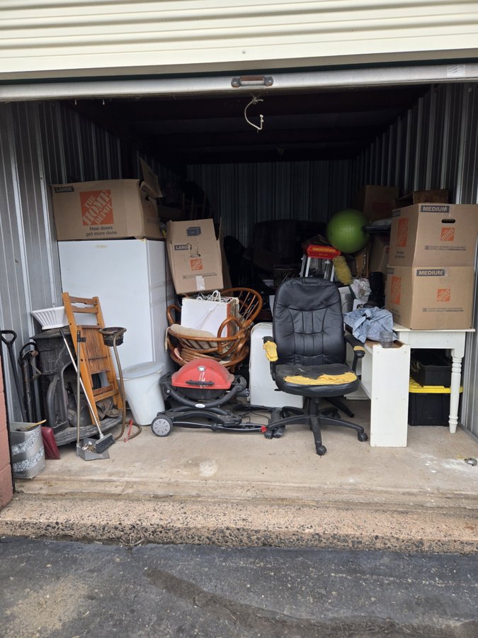 10 x 20 storage unit in East Hartford, CT