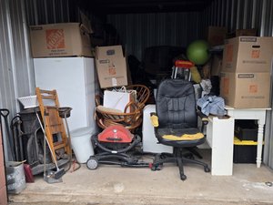10 x 20 storage unit in East Hartford, CT