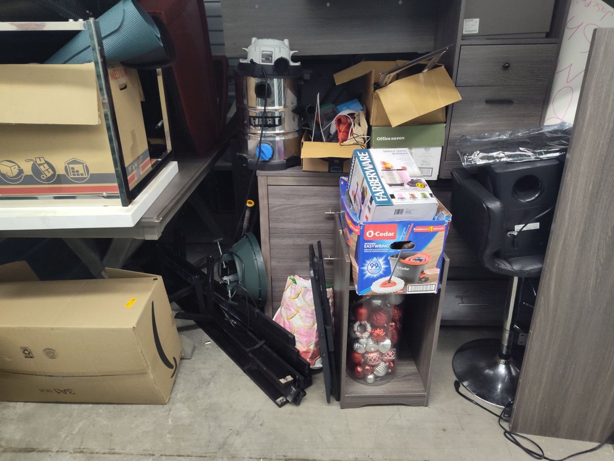 10 x 15 storage unit in Tampa, FL