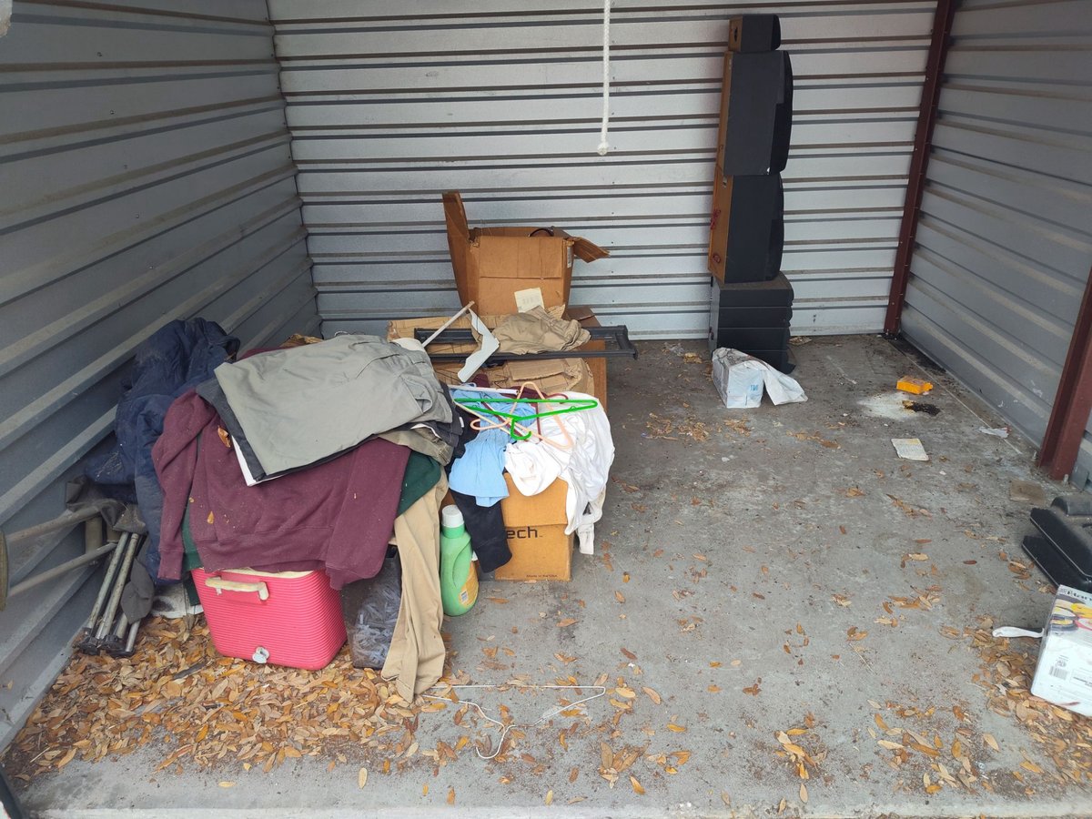 10 x 10 storage unit in Tampa, FL