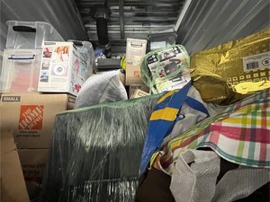 5 x 10 storage unit in Signal Hill, CA
